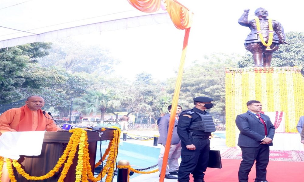 CM Yogi pays floral tribute to Netaji, many programs organized in UP to mark his birth anniversary