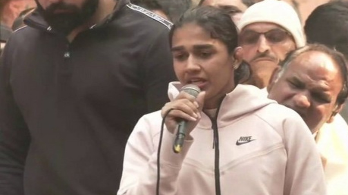 Babita Phogat meets protesting wrestlers in Delhi with “message from Centre”