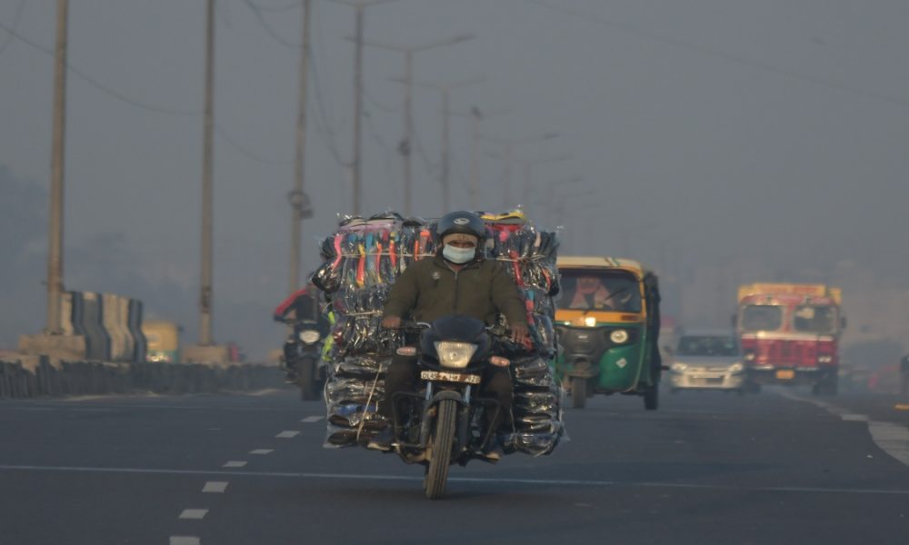 Delhi gets temporary respite from cold, minimum temperature at 12 degree Celcius, air quality remains in “very poor” category