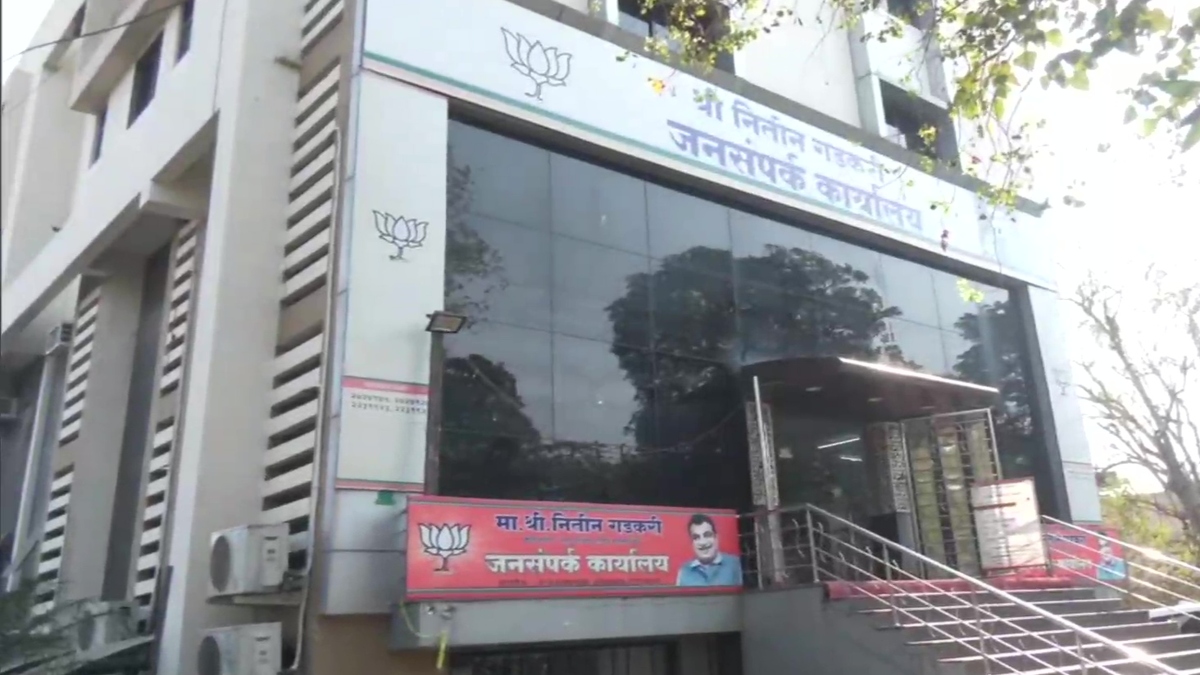 Union Minister Nitin Gadkari's Nagpur office receives 3 threat calls,  police investigating
