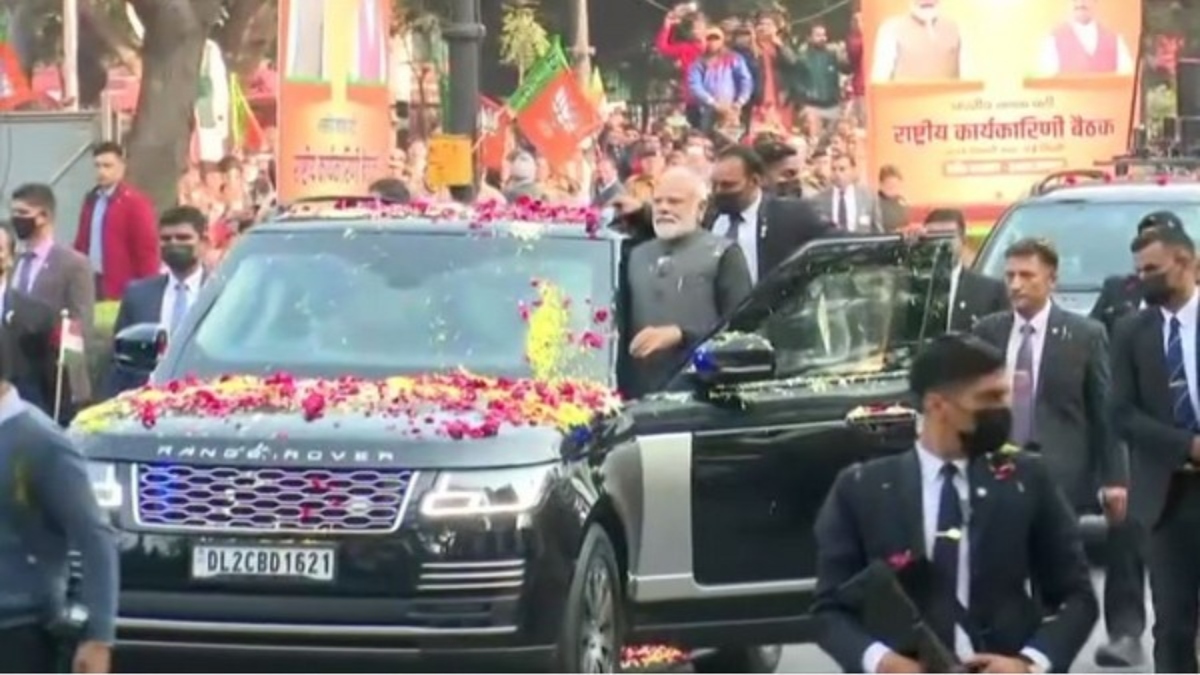 Telangana: After hitting out at BRS & Cong, PM Modi holds mega roadshow in Warangal