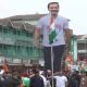 rahul gandhi unfurls national flag