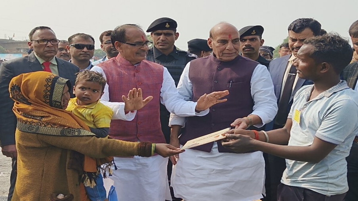 Madhya Pradesh: Defence Minister Rajnath Singh, CM Shivraj lay foundation stone for medical college, inaugurate projects in Singrauli
