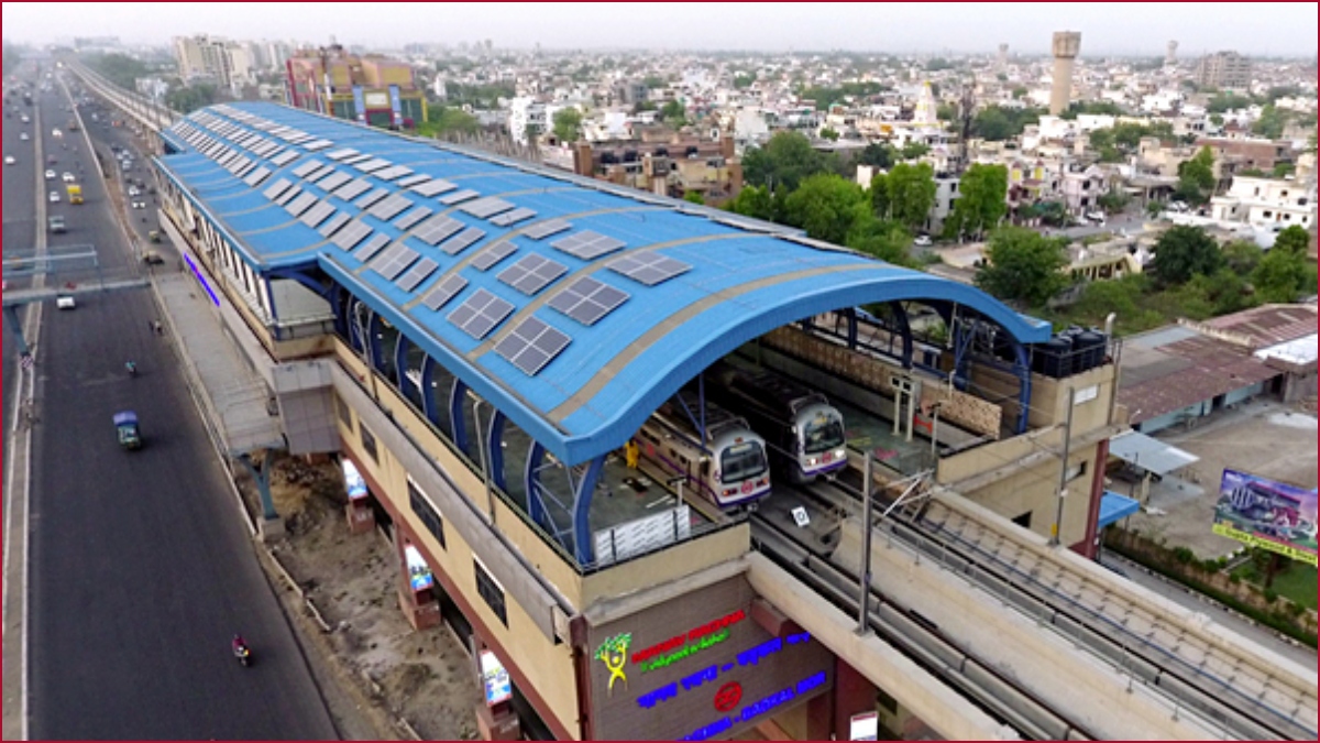 Delhi: Mentally ill man jumps in front of metro train at Mayur Vihar metro station, dies