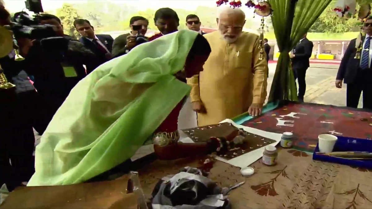 PM Modi inaugurates “Aadi Mahotsav” to showcase tribal culture, pays tribute to freedom fighter Birsa Munda