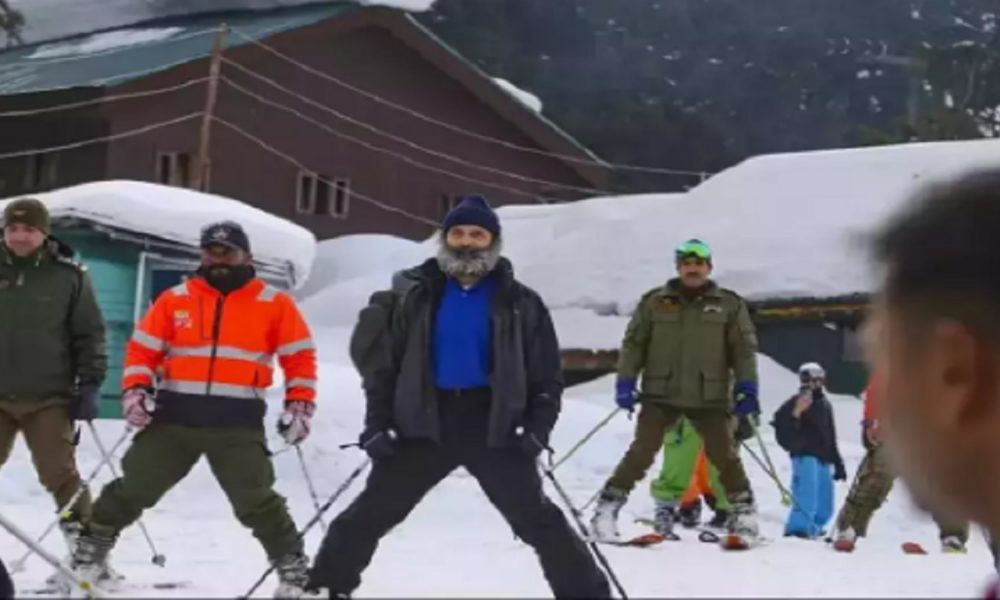 Rahul Gandhi enjoys ‘perfect vacation’ after grueling yatra, seen skiing in Gulmarg (VIDEOs)