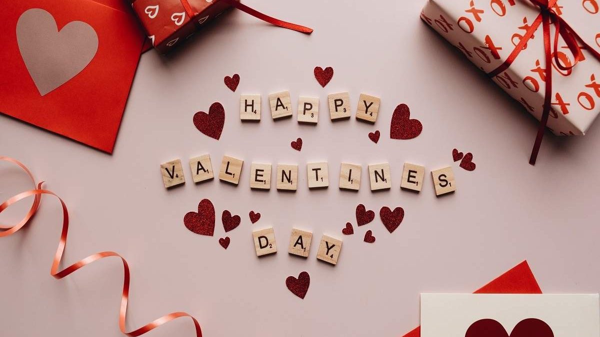 Amazon.com : Gifts For Girlfriend Prewritten Message In Capsule Lovely  Notes Birthday Anniversary Valentines Day Gifts for Her (Girlfriend 50pcs)  : Office Products