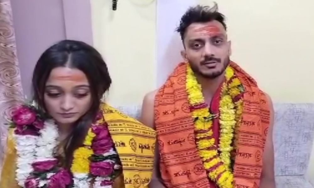 MP: Indian cricketer Axar Patel along with wife visit Baba Mahakal Temple in Ujjain
