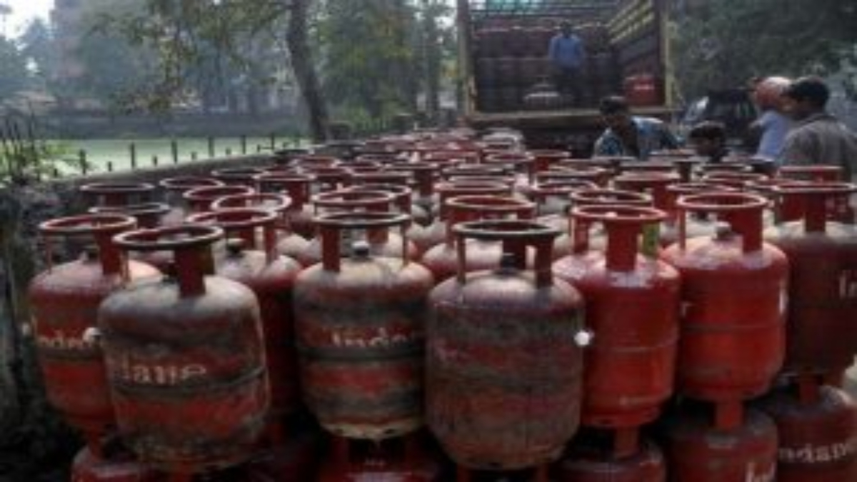 Prices of commercial LPG hiked by Rs 350.50 per unit, cooking gas Rs 50 per unit