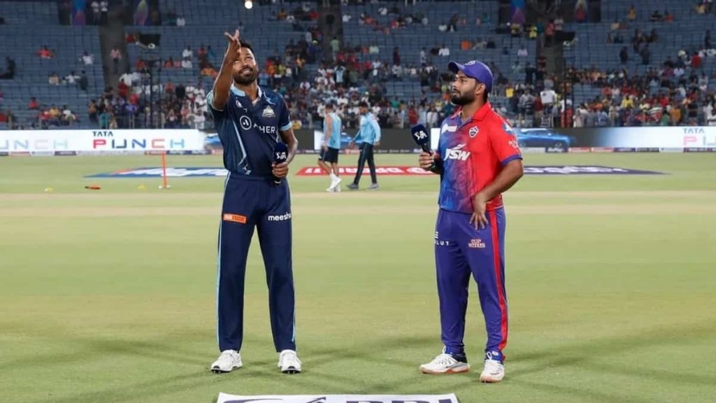 hardik pandya and pant toss