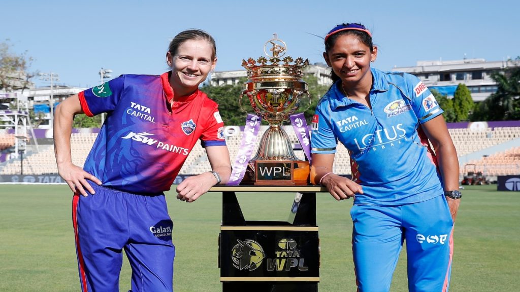 lanning and kaur with WPL trophy