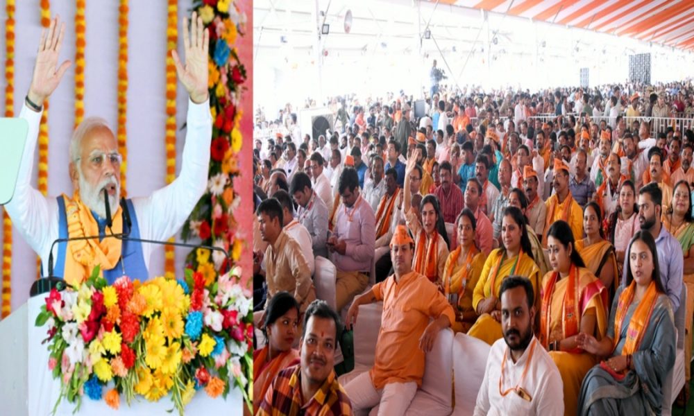 Congress must apologise to country for insulting the poor, Dalits and backwards: CM Yogi