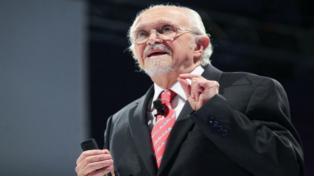 Who is Dr. Mario Molina, Nobel prize winner, who discovered the hole in the ozone layer?