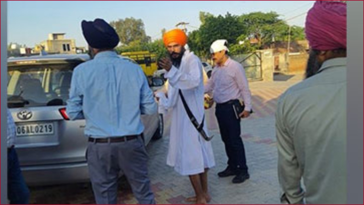 Amritpal Singh arrested by Punjab Police from Moga, likely to be shifted to Dibrugarh, Assam | Viral Pics