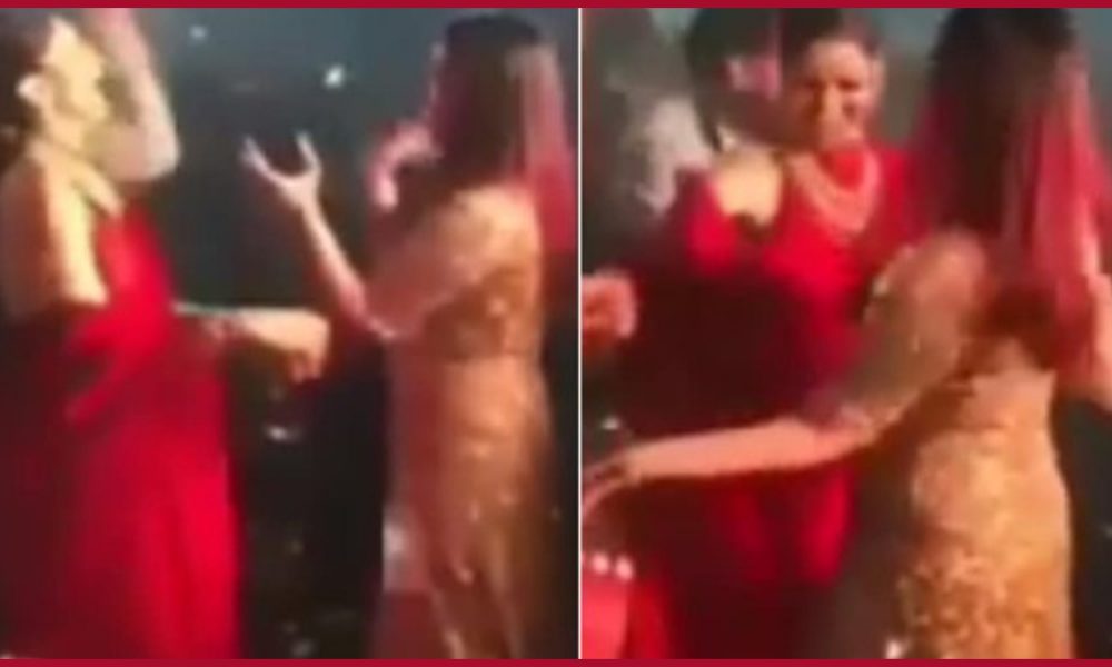 Aishwarya Rai Bachchan hitting dance floor with Deepika Padukone: Old Video goes viral