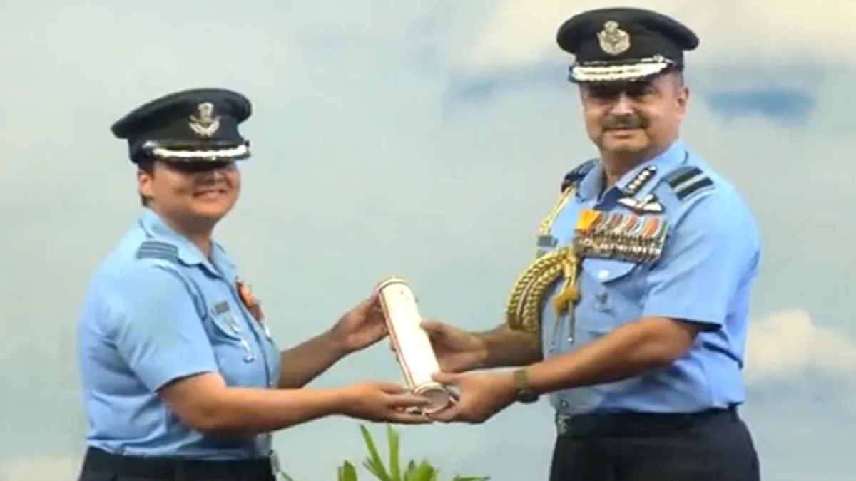 Who is Wing Commander Deepika Misra? 1st IAF officer honored with Gallantry award