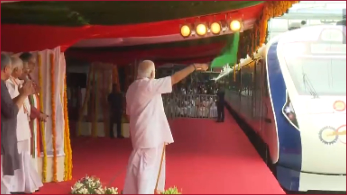 WATCH: PM Modi flags off the Thiruvananthapuram Central-Kasaragod Vande Bharat Express train