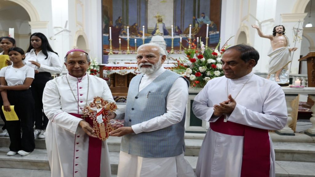 pm modi visits delhi church