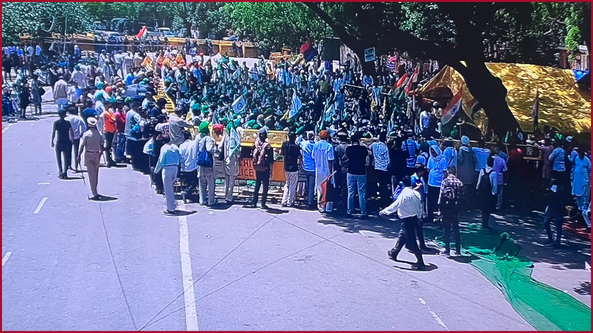 Farmers break through Delhi Police barricades, join protesting wrestlers at Jantar Mantar