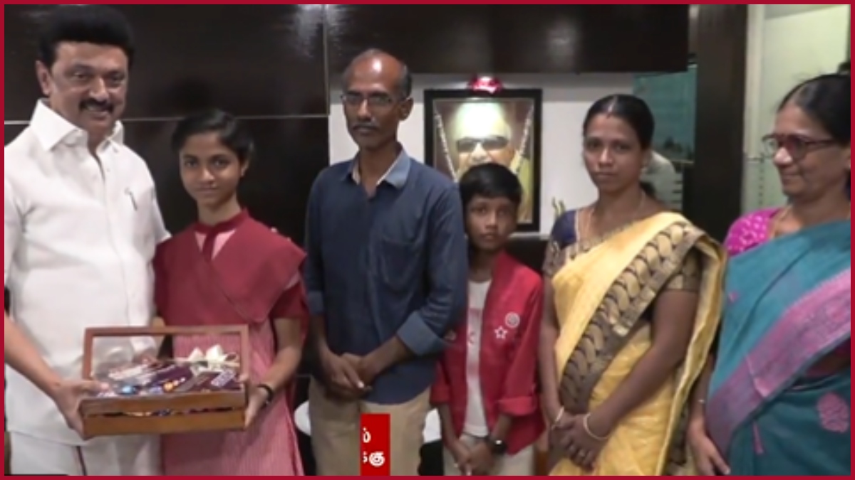 Who is S Nandhini, daughter of a carpenter in Tamil Nadu who scored 600/600 in Class 12 Exams?