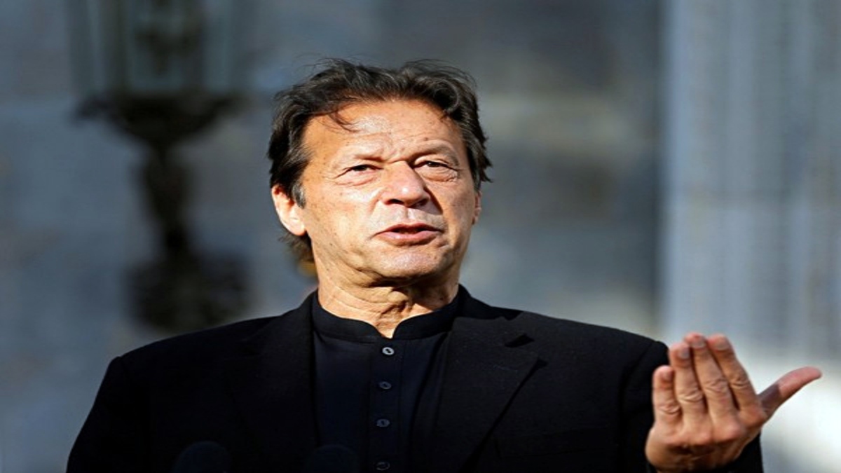 Police surrounded my house for arresting me, this may be last tweet: Imran Khan