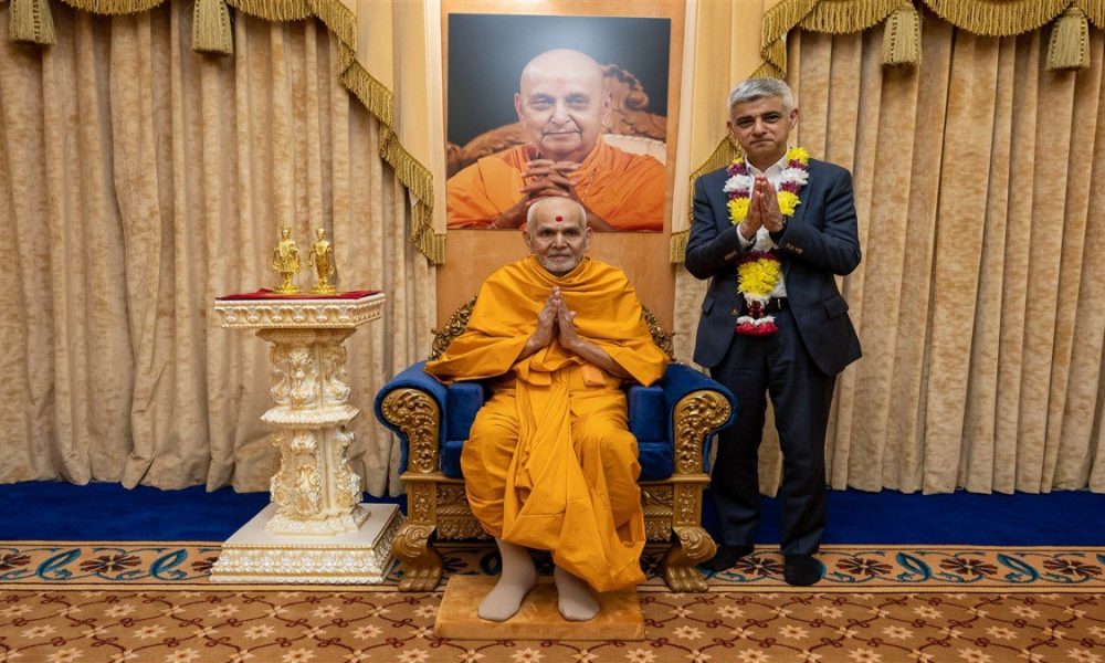 Mayor of London Sadiq Khan visits BAPS Shri Swaminarayan Mandir
