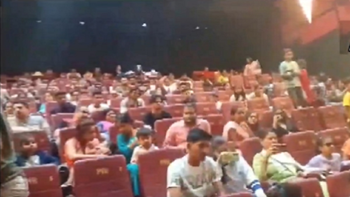 Adipurush screening stopped at Maharashtra’s multiplex, following spat & slogan shouting (VIDEO)