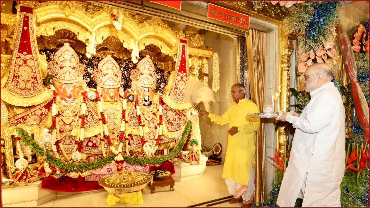 Gujarat: Amit Shah participates in ‘Mangla Aarti’ at Jagannath temple ahead of ‘Rath Yatra’