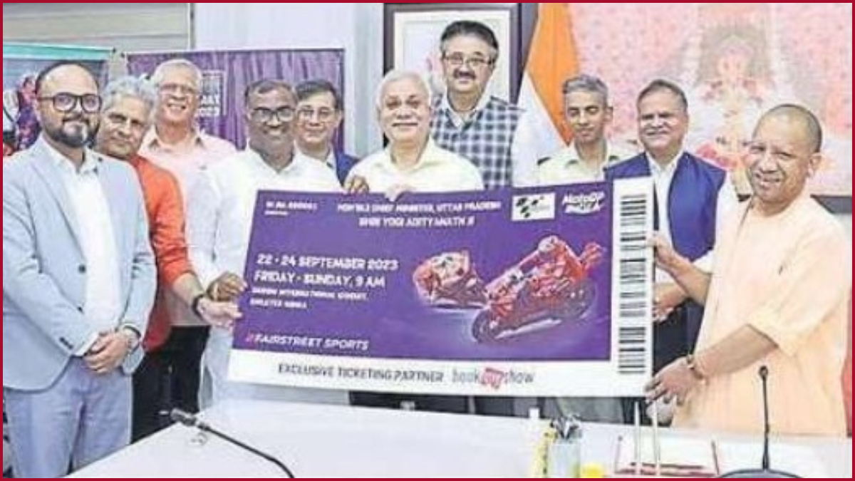 Chief Minister Yogi unveils the first ticket for the first race of ‘MotoGP India’ 2023