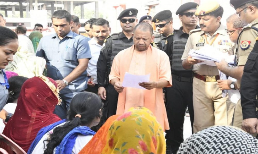 Janata Darshan: CM Yogi listens to problems of 500 people, directs officers to take action against land mafias