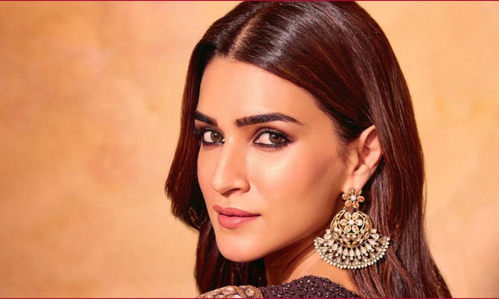 Kriti Sanon Starts Production House ‘Blue Butterfly Films’ with sister Nupur Sanon