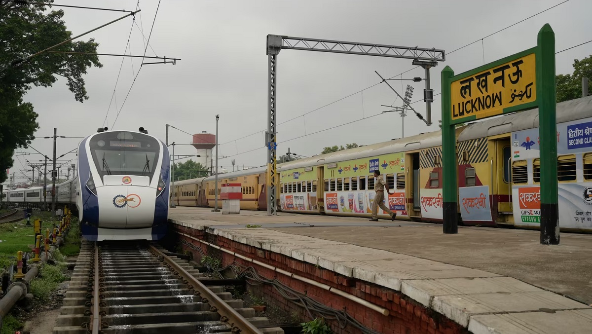 Lucknow-Gorakhpur Vande Bharat train via Ayodhya: Check train route, ticket price & more