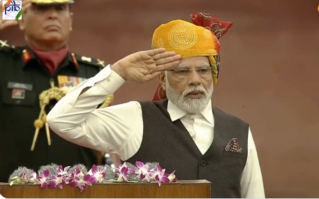 PM Modi continues with flamboyant pagadi tradition on I-Day, a look at his turbans since 2014