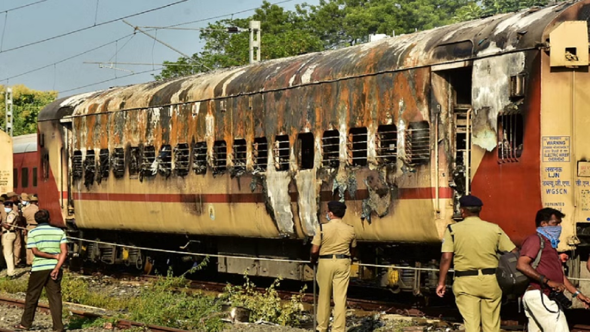Madurai train fire: Tamil Nadu CM announces ex-gratia of Rs 3 lakh; bodies to be sent to UP