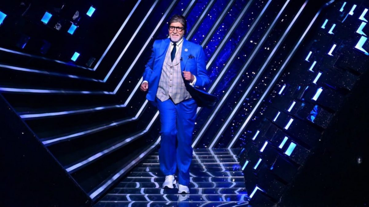 Amitabh Bachchan gets emotional saying goodbye to KBC's latest season;  netizens think the show is 'getting over' | Etimes - Times of India Videos