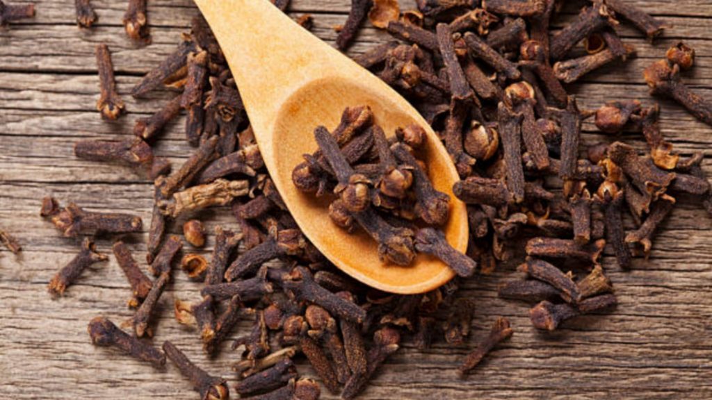 10 Incredible Health Benefits of Clove You Didn't Know!