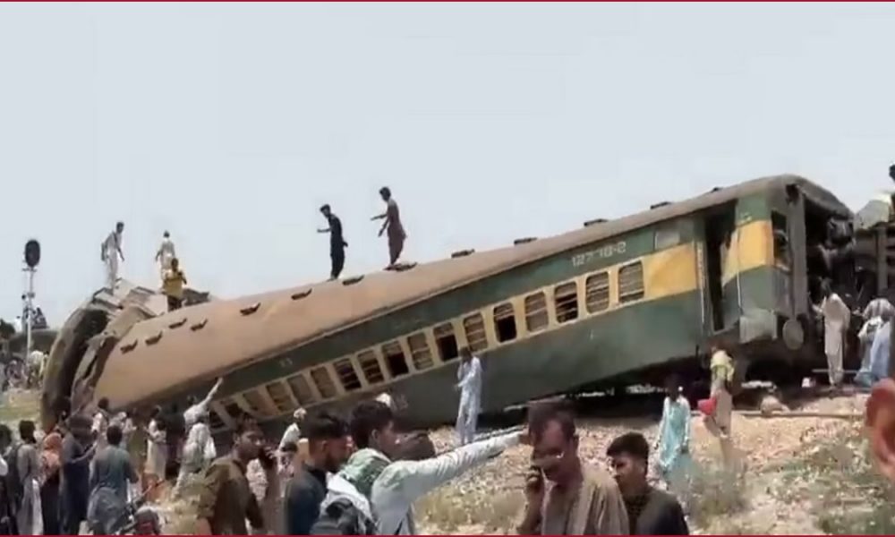 Pakistan: Train Derailment in Sindh Kills 15 People
