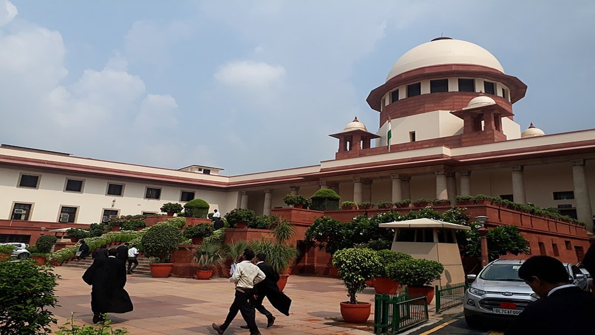 Supreme Court special sitting today to hear conflict between Calcutta High Court judges