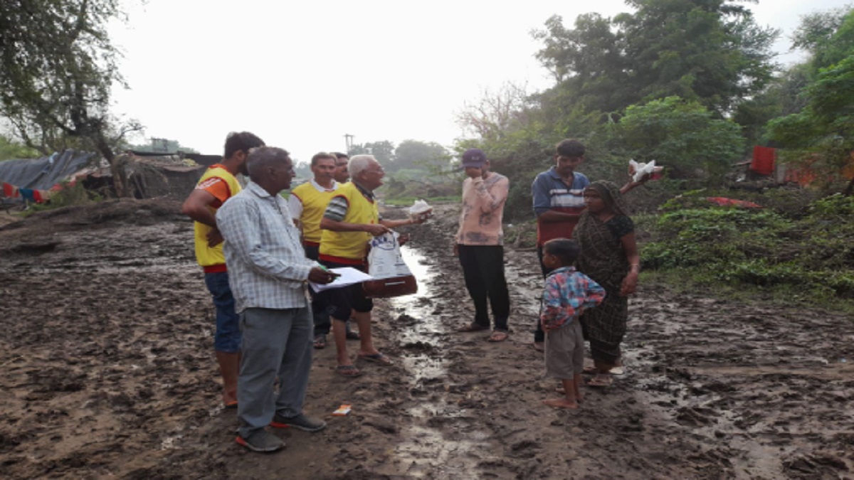 In Gujarat’s flood-hit areas, BAPS saints & volunteers take lead in relief operations