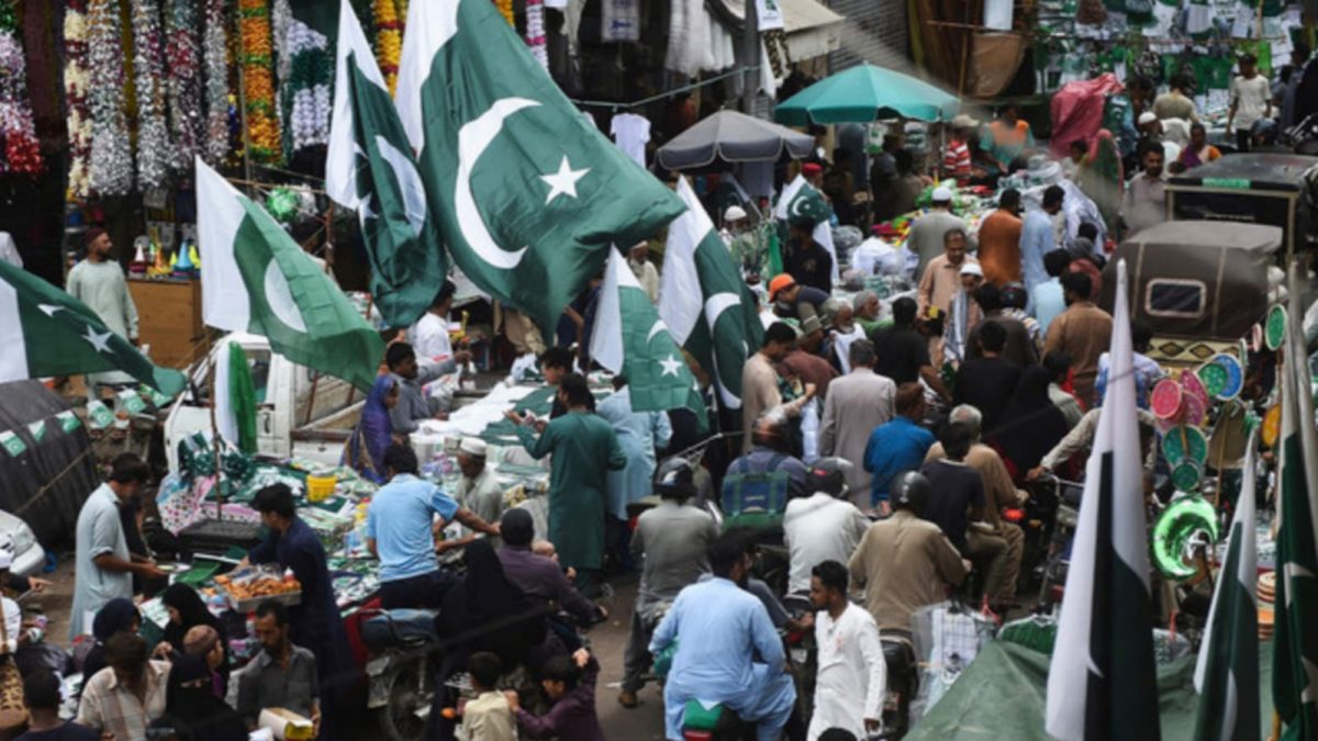 Pakistan: People protest, block roads in Khyber Pakhtunkhwa against inflated electricity bills