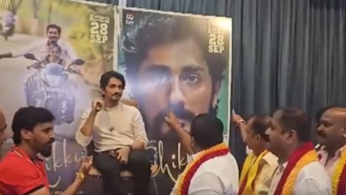Cauvery row: Members of Kannada group disrupt actor Siddharth’s press conference in Bengaluru