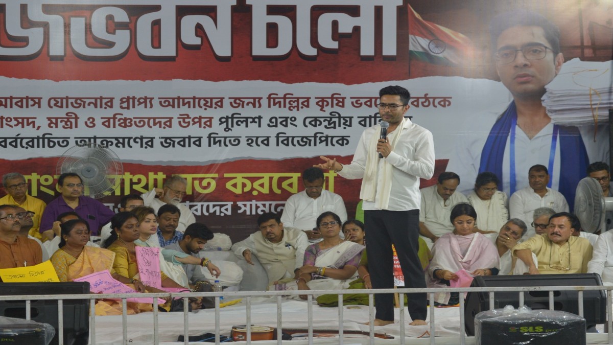 “Will not take part in Durga Puja…Governor must listen”, says Abhishek Banerjee in protest at Raj Bhavan