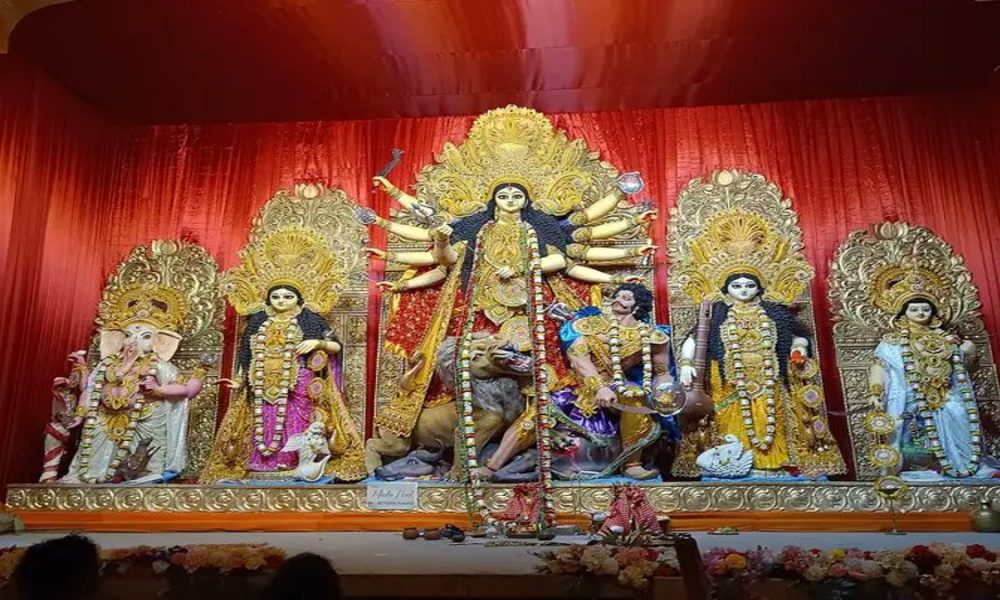Morning ‘aarti’ performed at Delhi’s Jhandewalan temple on Maha Ashtami