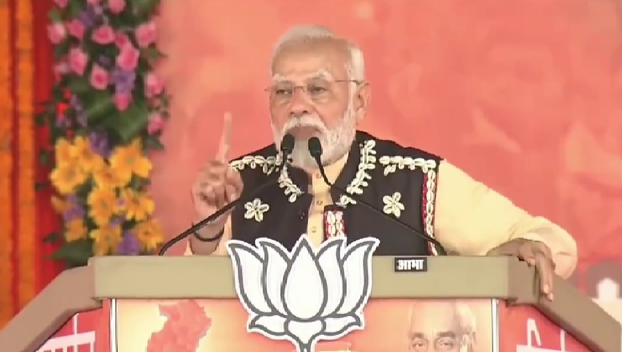 PM  Modi rips into Chhattisgarh govt, calls it ‘ghotalebaaz sarkar’; slams Cong for ‘secret deal’ with another nation (VIDEO)