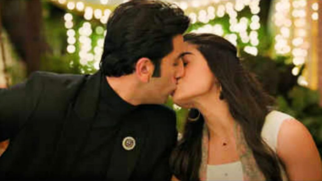 Animal Song 'Hua Main' OUT: Ranbir Kapoor & Rashmika Mandanna's steamy lip-lock in new song