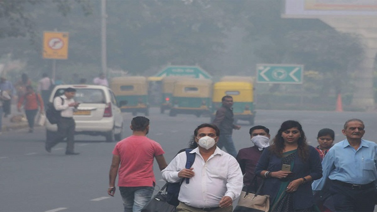 Delhi’s air quality continues to remain in ‘very poor’ category, with AQI of 306
