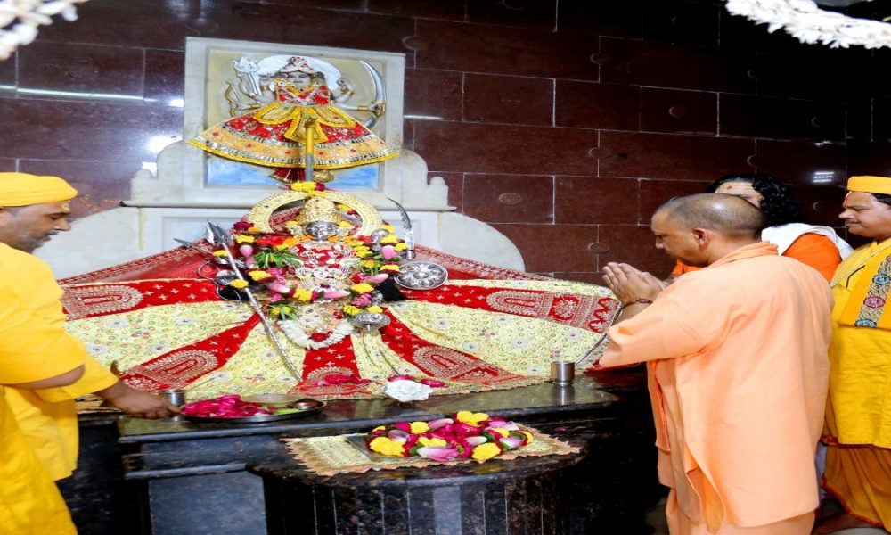 Chief Minister offers prayers at Shri Krishna’s birthplace in Mathura