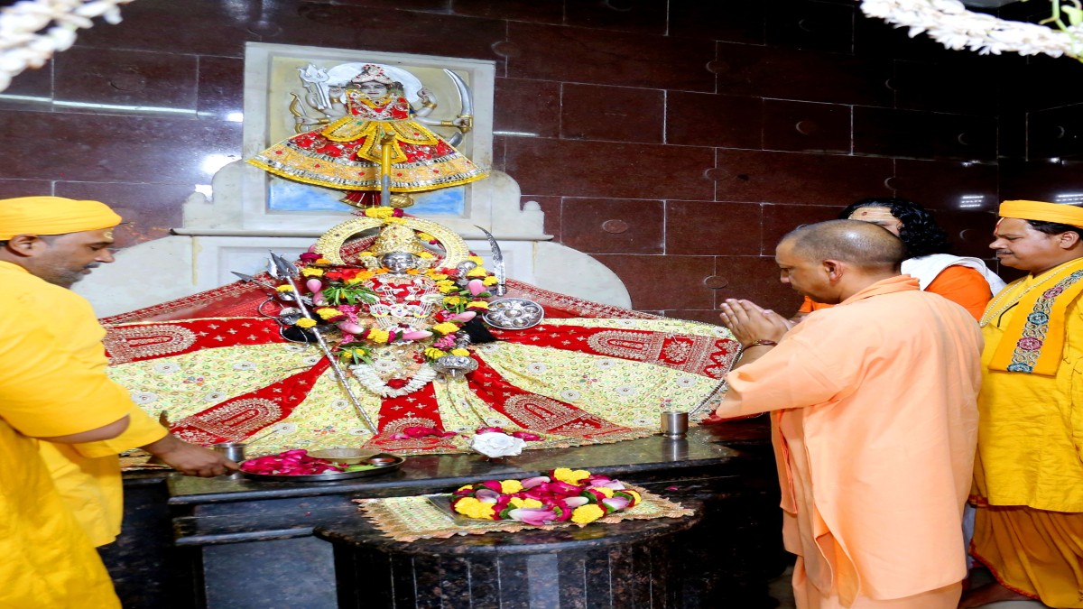 Chief Minister offers prayers at Shri Krishna’s birthplace in Mathura