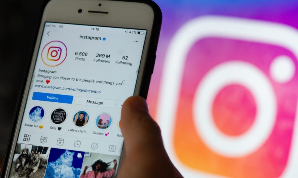 Instagram tests new collaborative carousel feature which also allows your friends to contribute to a single post