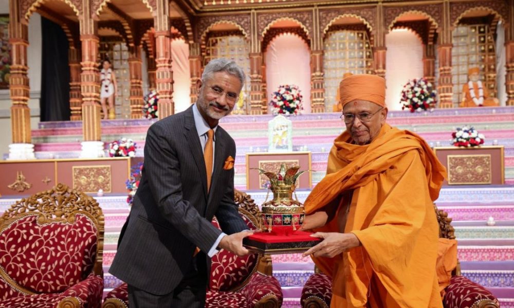 EAM Jaishankar offers prayers at BAPS Shri Swaminarayan Mandir in London